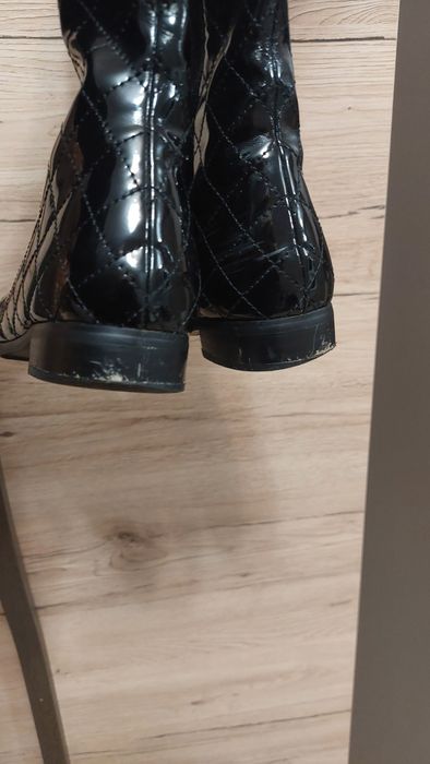 Ботуши равна подметка