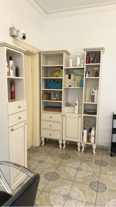 Mobila de lemn pentru living sau birou