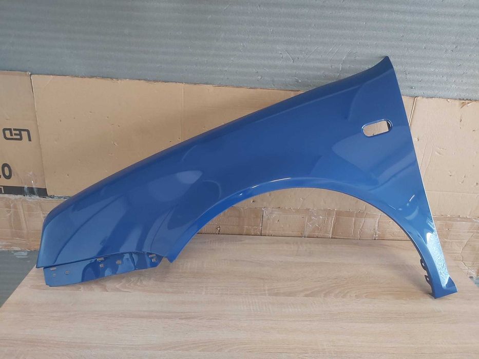 Aripa Fata Stanga VW Golf 4/IV 1998-2004 Vopsita Albastru