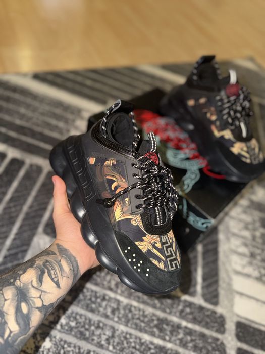 Adidasi chain reaction