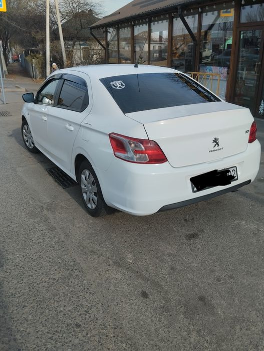 Автомобиль Пежо 301