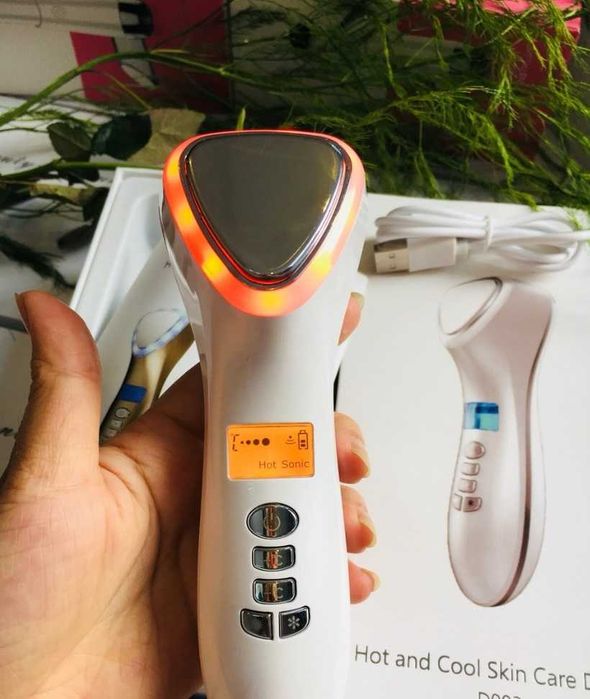 Устройство за масаж на лице, масажиращ и лифтинг уред, топло и студено