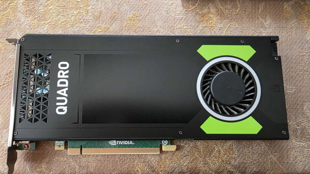 Nvidia Quadro M4000 Carte vidéo pleine hauteur PCI Express 3.0 x16 8 Go GDDR5 256 bits