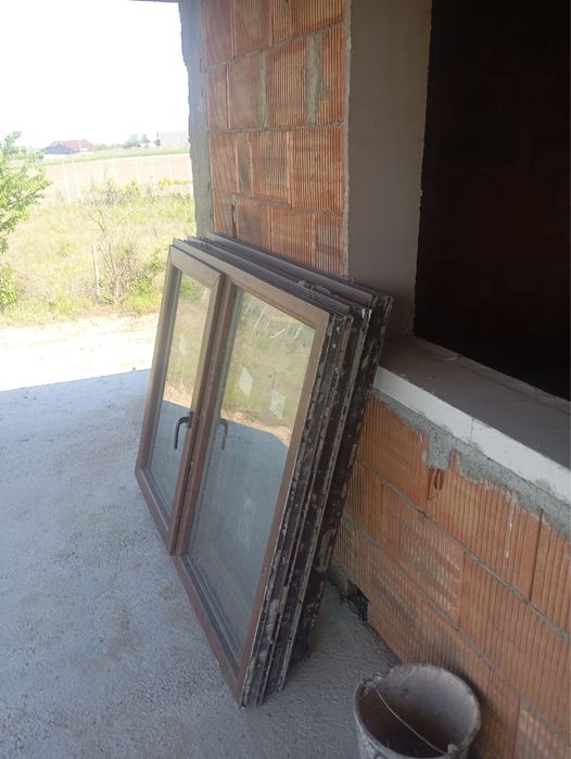 Geamuri de vanzare