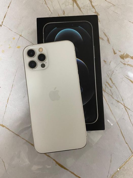 Айфон 11 и Айфон 12 про