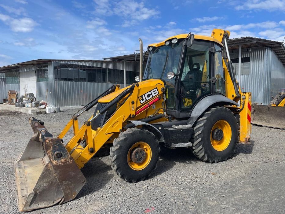 Продам экскаватор трактор JCB