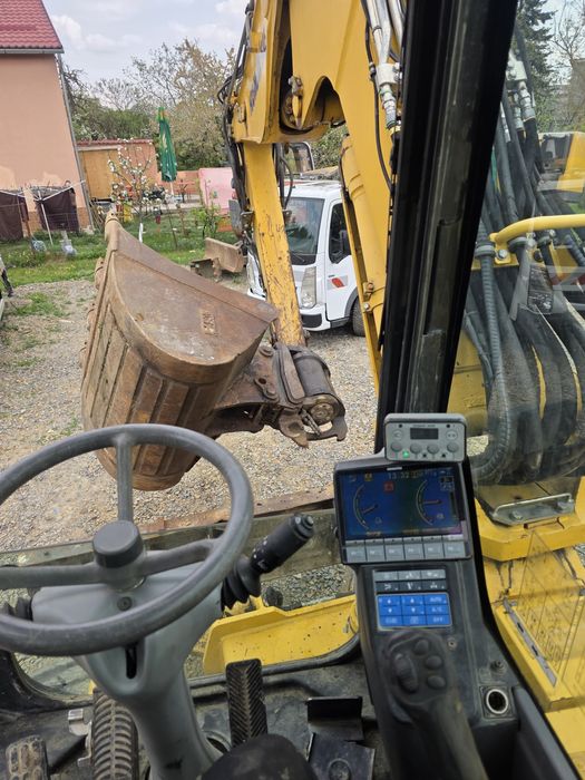 Excavator Komatsu 13.5 tone