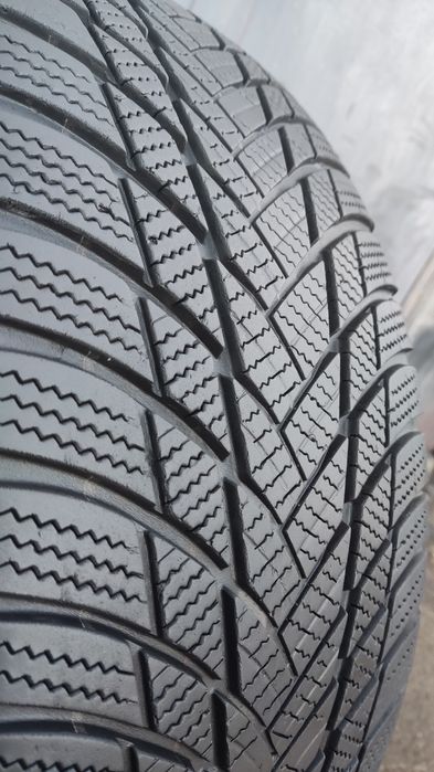 2бр. зимни гуми 245/45/20 Bridgestone Blizzak 
dot22
6.5mm
Добро състо
