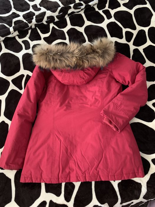 Geaca canadian . Este in stare foarte buna , curatata, made in italia