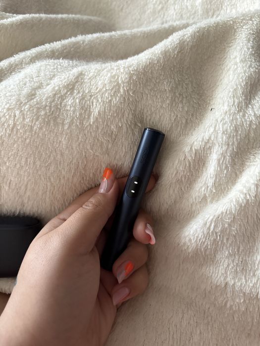 IQOS ILUMA i negru