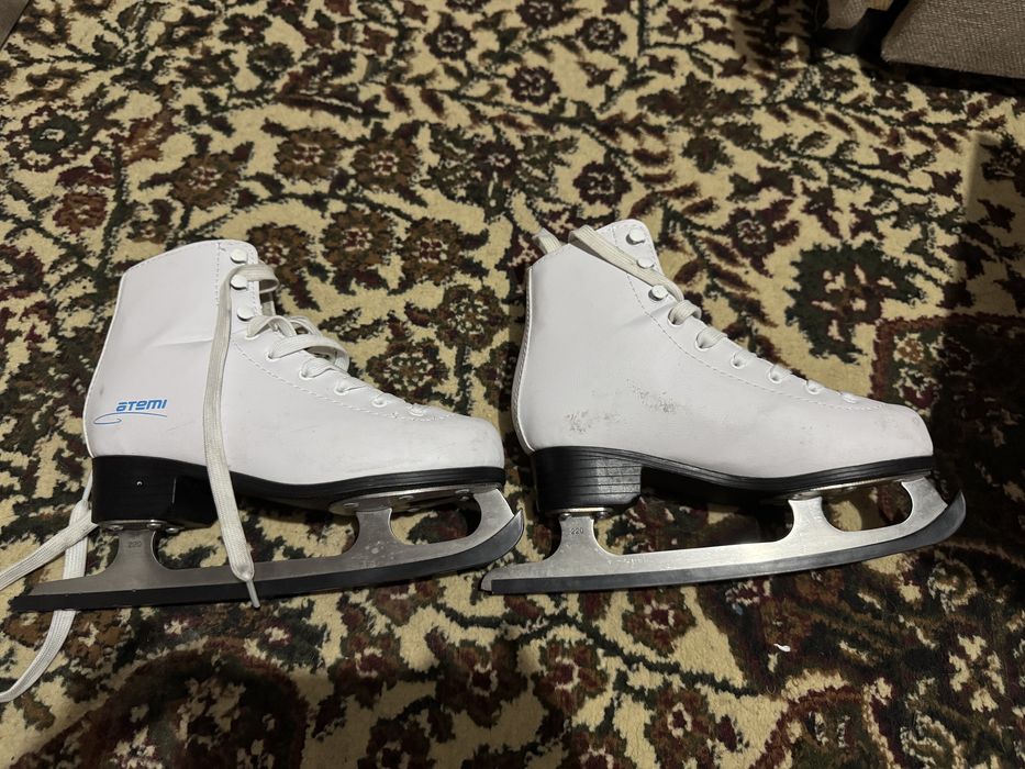 Продам фигурные коньки