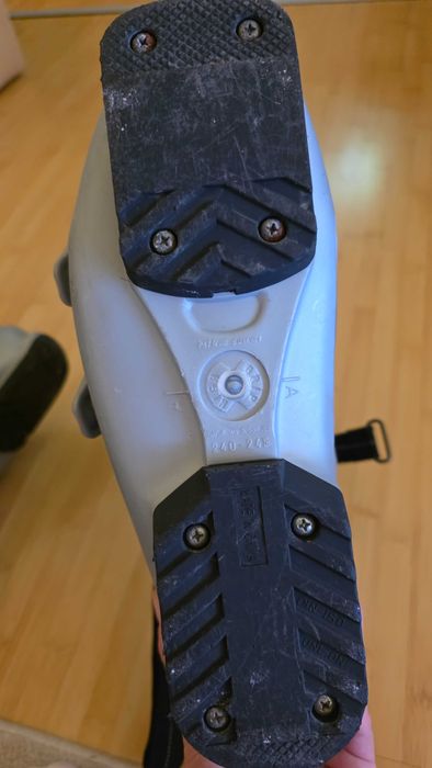 Clapari Nordica marime 37 (24-24,5)