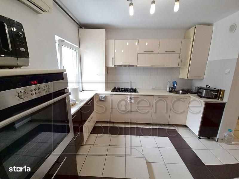 Apartament spatios 4 camere, Plopilor, zona Parcul Babes+Parcare