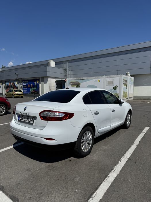 Vând Renault Fluence