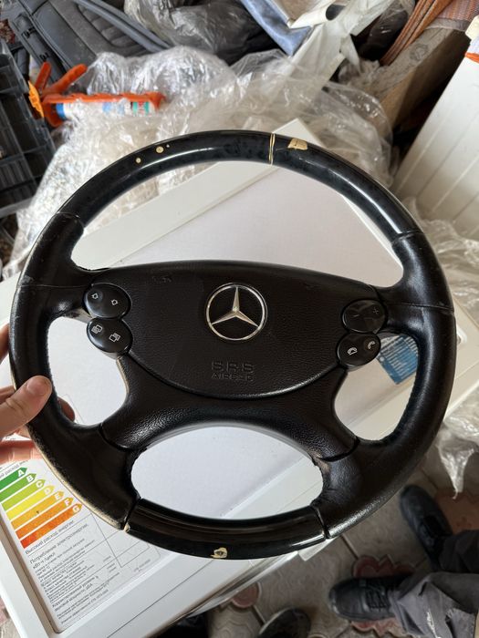 Продам руль мерс 211,219,463