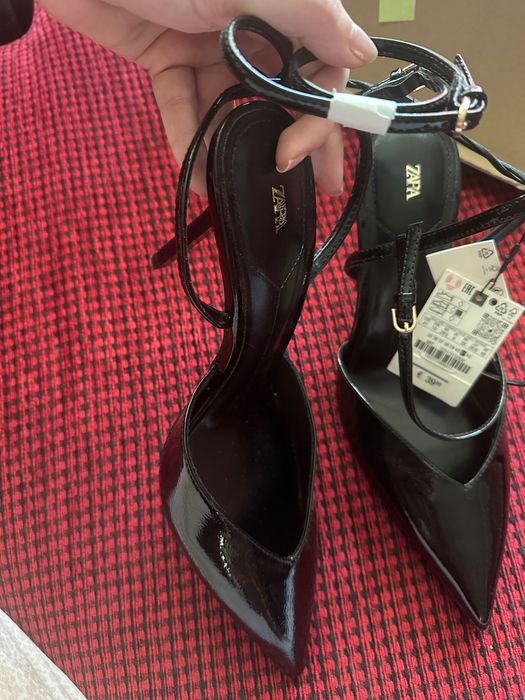 Нови Елегантни токчета на Zara