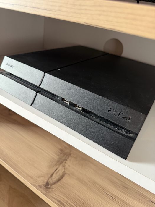 PS4 + jocuri cadou