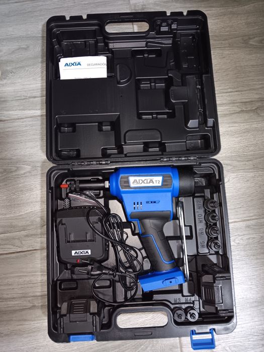 Masina de nituit/capsat M3 - M12