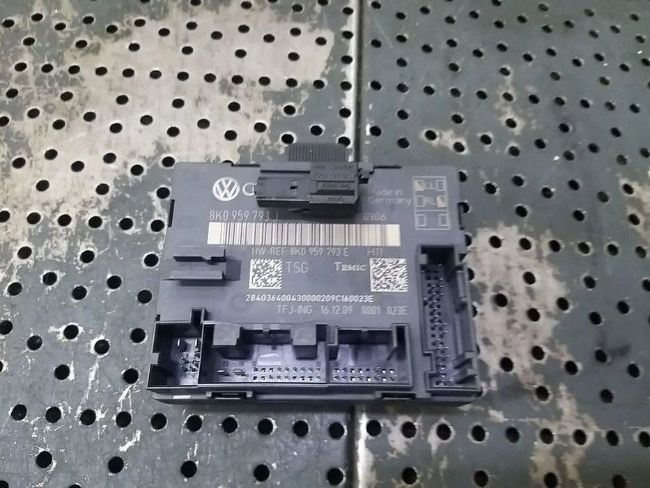 Modul calculator usa dreapta fata audi a4 b8 8k 8k0959793j 8k0959793e
