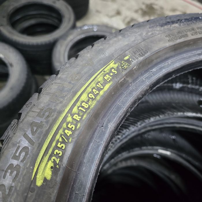 2x 235/45/18 M+S CONTINENTAL Stare excelentă