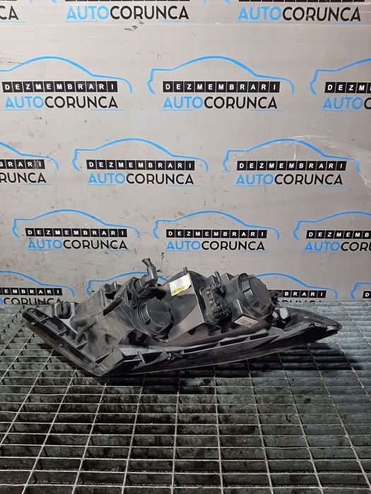 Far Stanga Kia Sorento II 2009 - 2015 SUV 4 Usi (733) Xenon