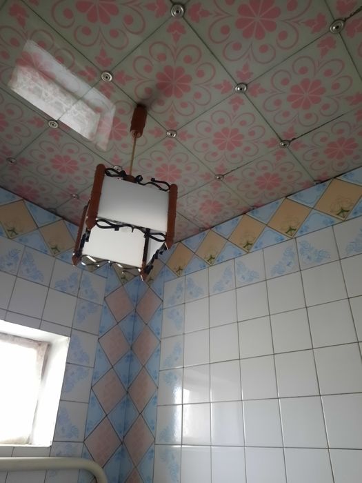 Продам люстры, зеркало