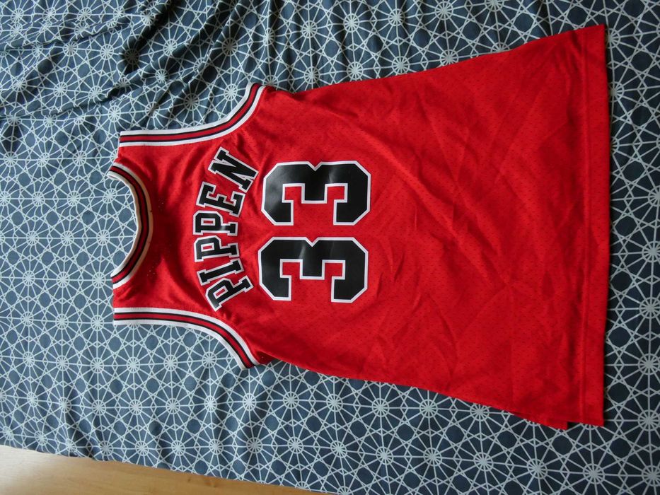продавам дамски баскетболен потник на pippen,размер xs