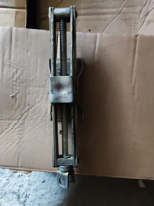 Vind cric Tico în stare buna