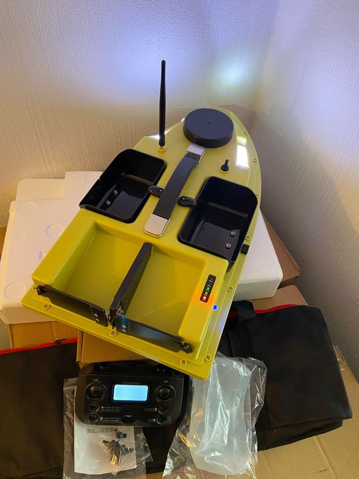 Лодка за захранка D19 / Д19 ,GPS-100 точки.