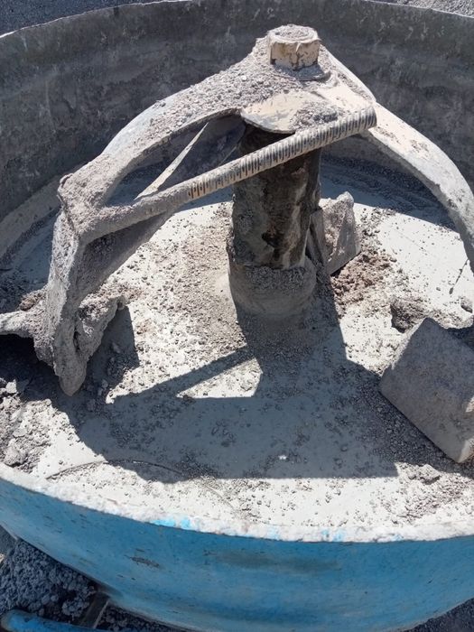 Продается шлакоблочный станок и миксер