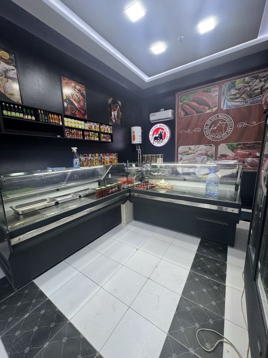 Vetrina xaladillik sotillayapti 2 ta yengi dukonda tur