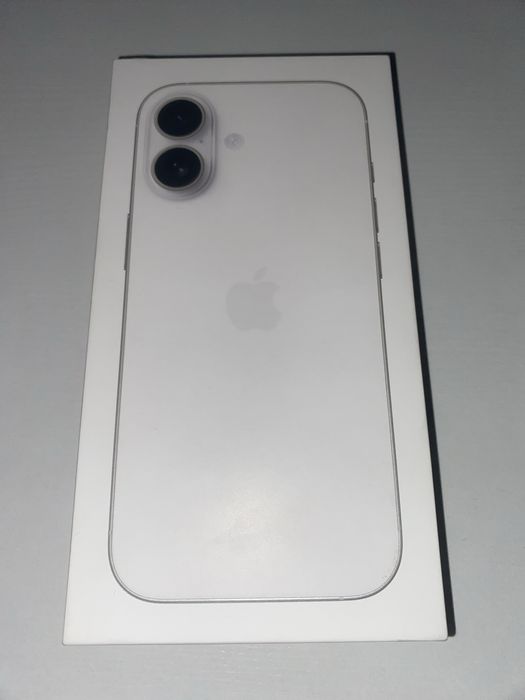 iPhone 17 с гарантии