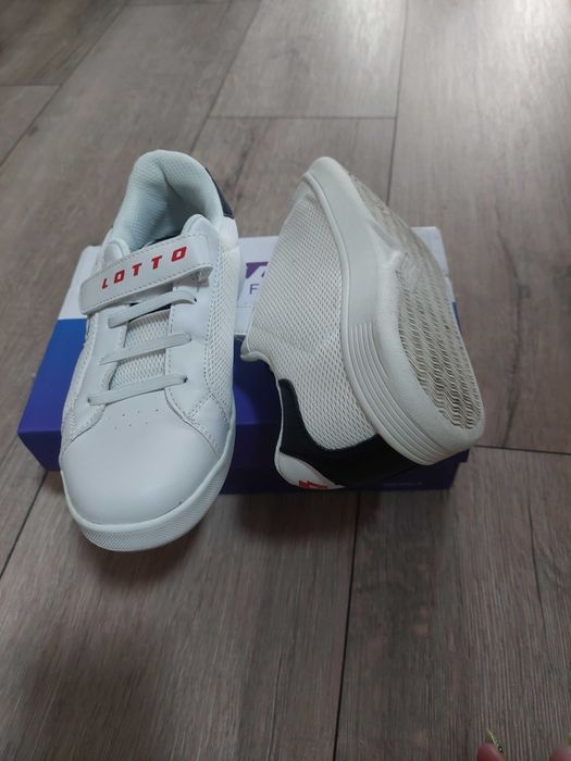 Детски маратонки Adidas, 35 номер