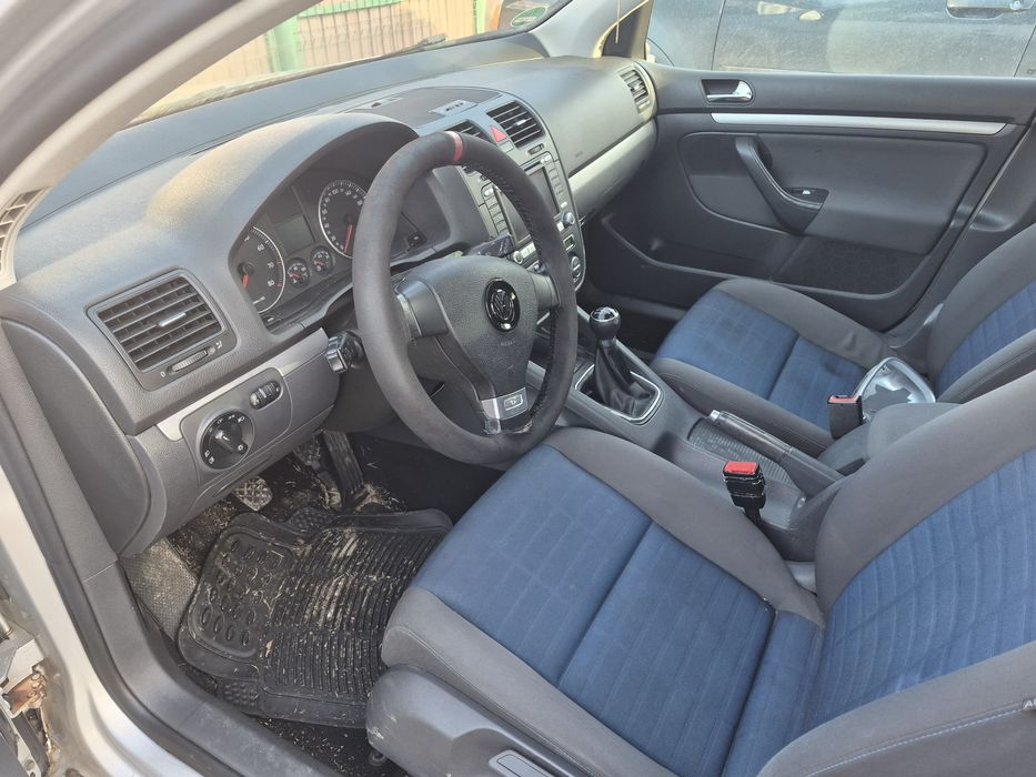 Dezmembrez Golf 5 1.4 tsi caxa
