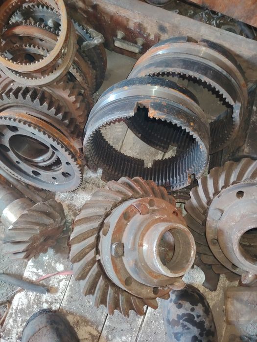 Продам запчастья маз