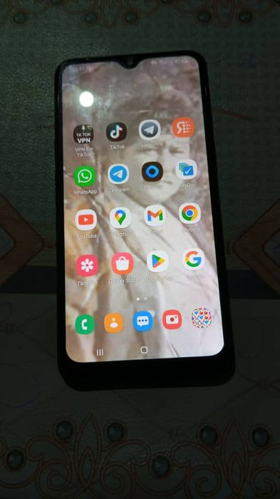 Телефон самсунг А10с сотилади состояние отличное