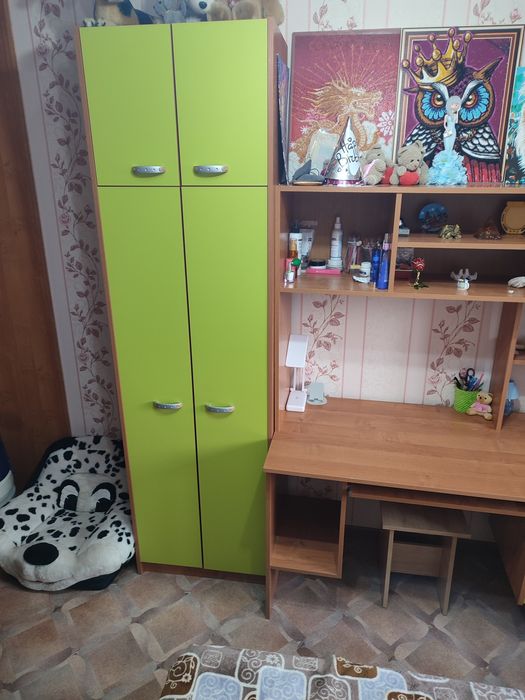 Продам ученическую стенку