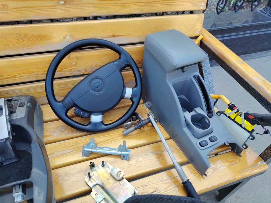 Jentra zapchastlar sotiladi