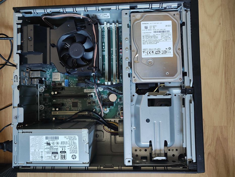Calculator desktop AMD PRO A10-8770 3.5Ghz , 4Gb ddr4 , radeon R7 , ssd  250 Gb