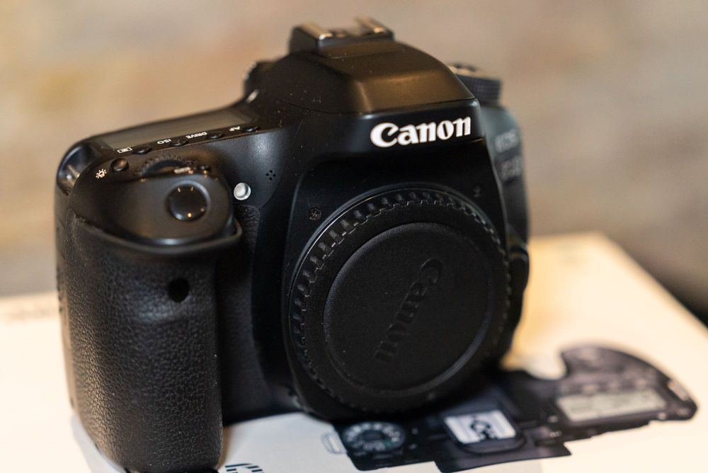 Canon 80D cu OBIECTIV 35mm f2 IS USM