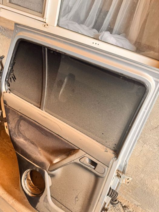 Обе левые двери на гольф 3