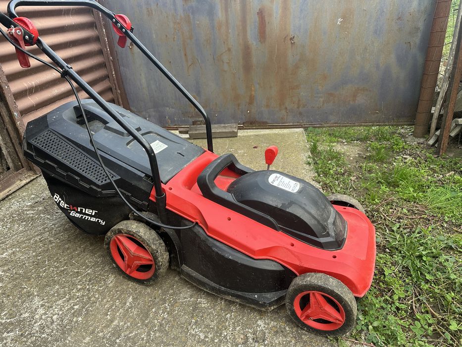 Masina electrica de tuns iarba