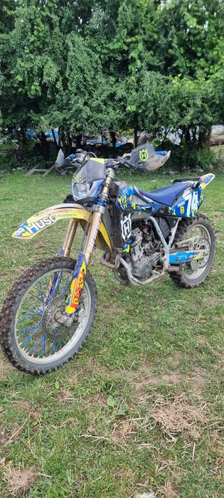Vând Husqvarna .