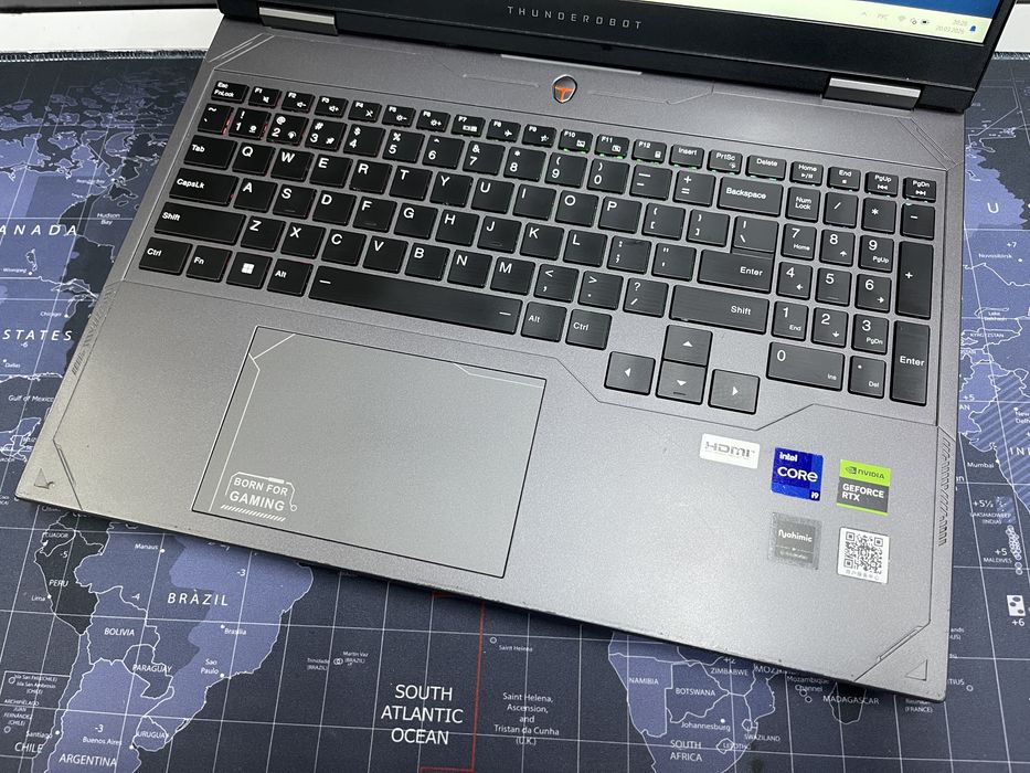 Игровой ThundeRobot 911 16