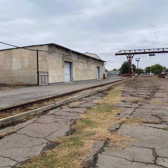 Yu Промышленные помещения, склады, участок 2га, по границе ж/д-ветка