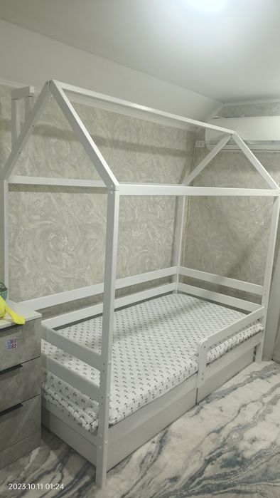 Кровать домик срочно