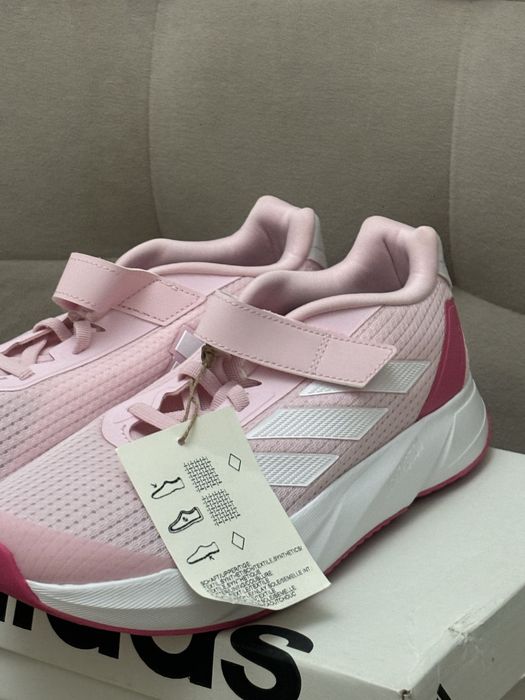 Пролжаи кроссовки от адидас оригинал