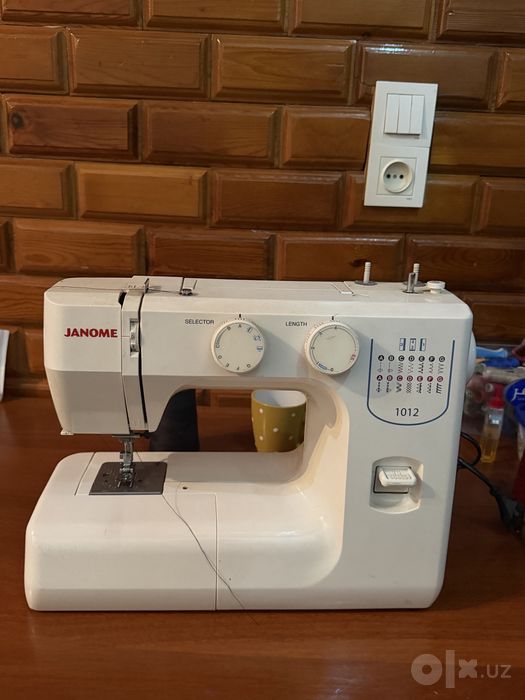 Шаейная машина janome 1012