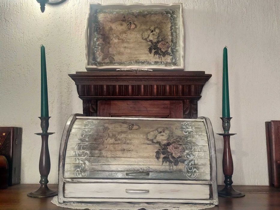 Cutie de pâine din lemn ,decorată  handmade