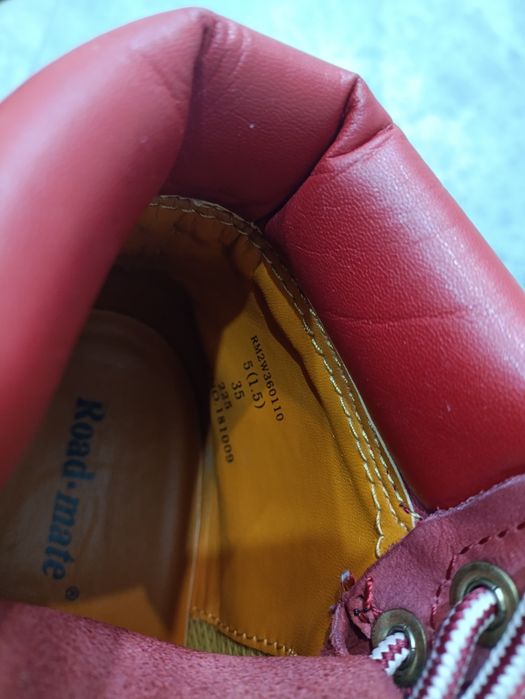 Ботинки          .